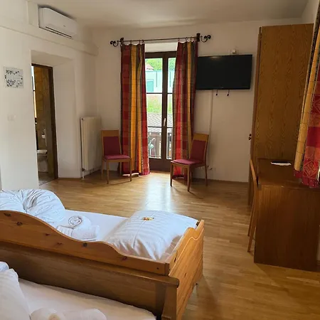 Gasthof Goldenes Lamm Vahrn Room photo